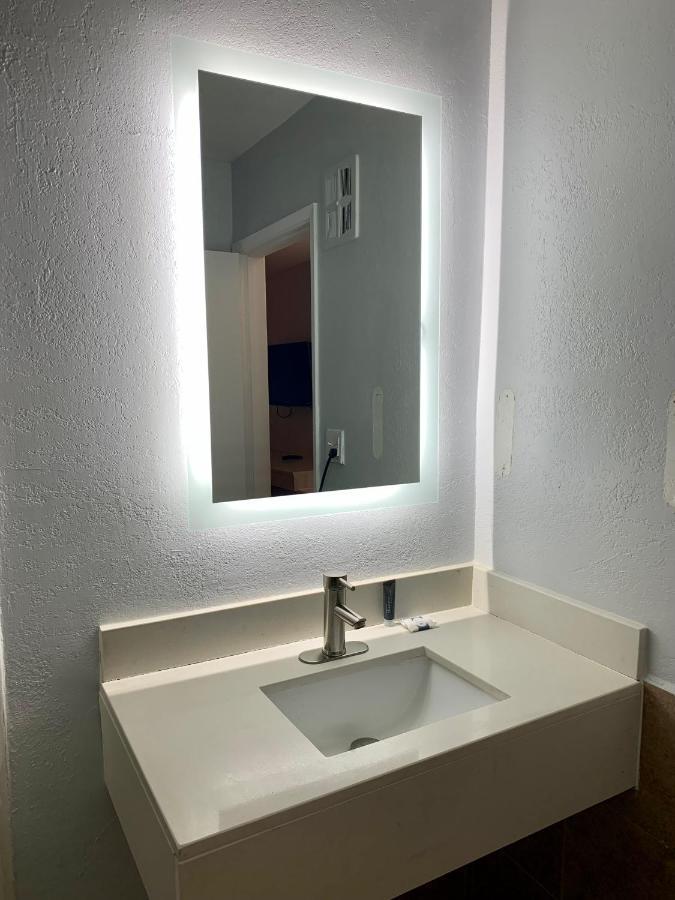 Rodeway Inn 미들랜드 외부 사진